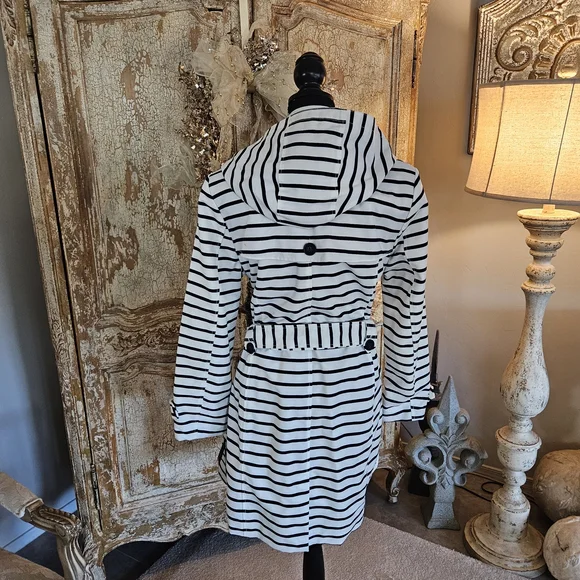 Tommy Hilfiger Navy Blue and White Striped Trench Coat - Picture 15 of 16